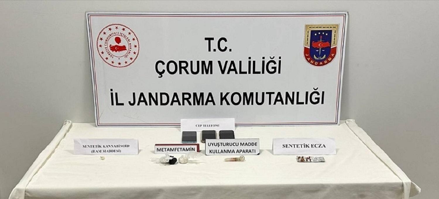 UYUŞTURUCU SATICILARI YAKALANDI